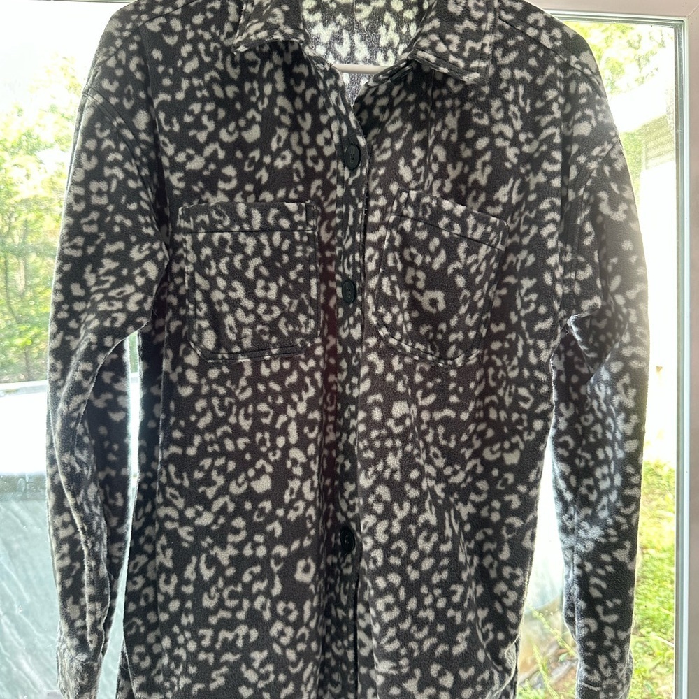 NWOT! Fleece Shacket! Maurices Gray Animal Print Jacket